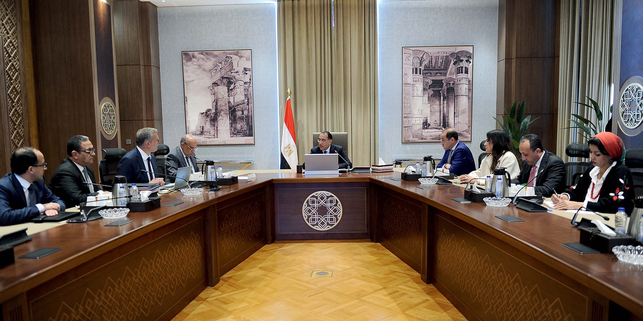 رئيس الوزراء يتابع جهود توفير احتياجات قطاع الكهرباء