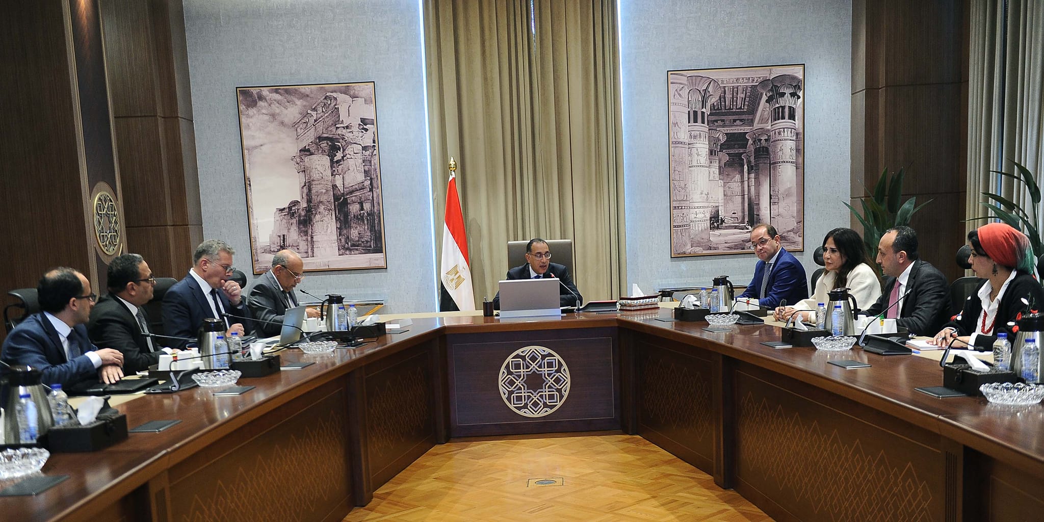 رئيس الوزراء يتابع جهود توفير احتياجات قطاع الكهرباء