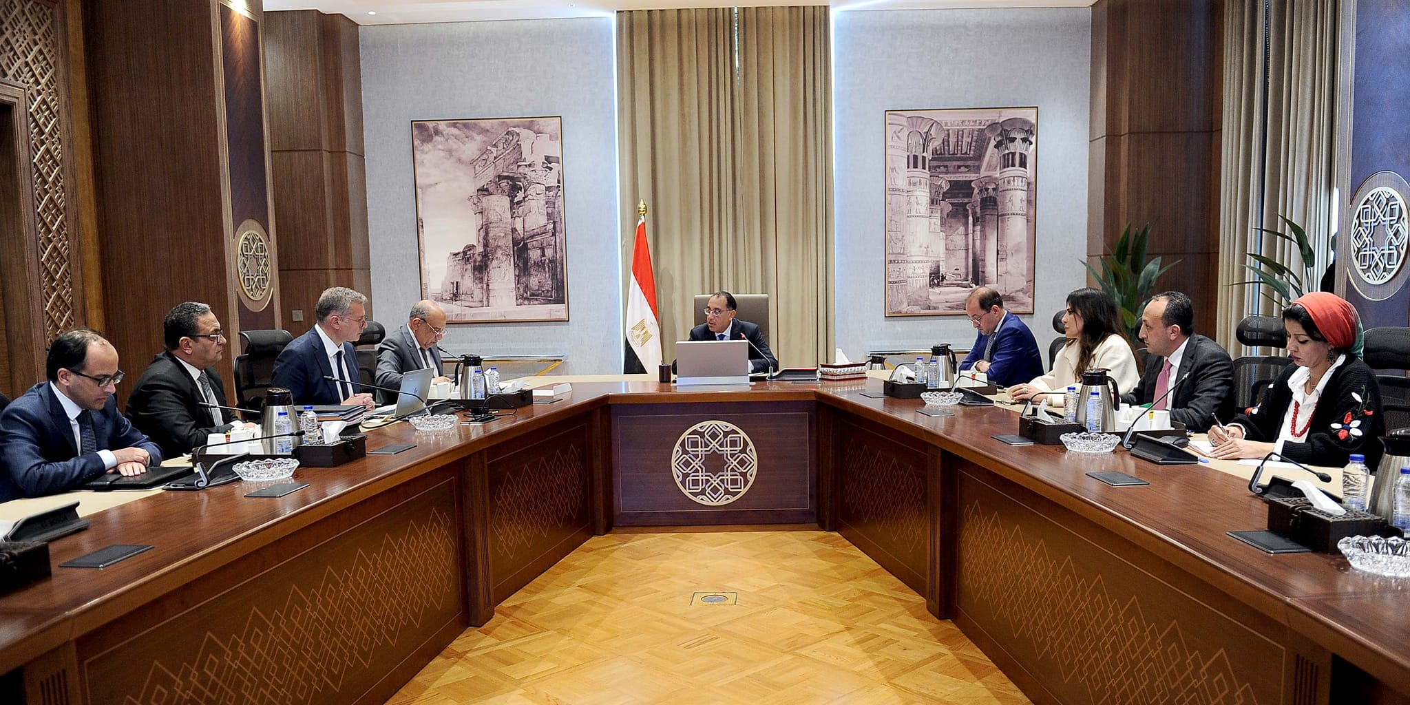 رئيس الوزراء يتابع جهود توفير احتياجات قطاع الكهرباء