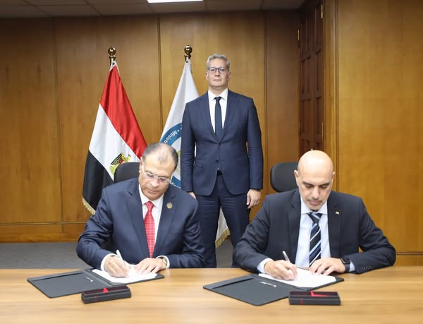 توقيع ثلاث اتفاقيات استراتيجية لتطوير مصانع أبوقير للأسمدة