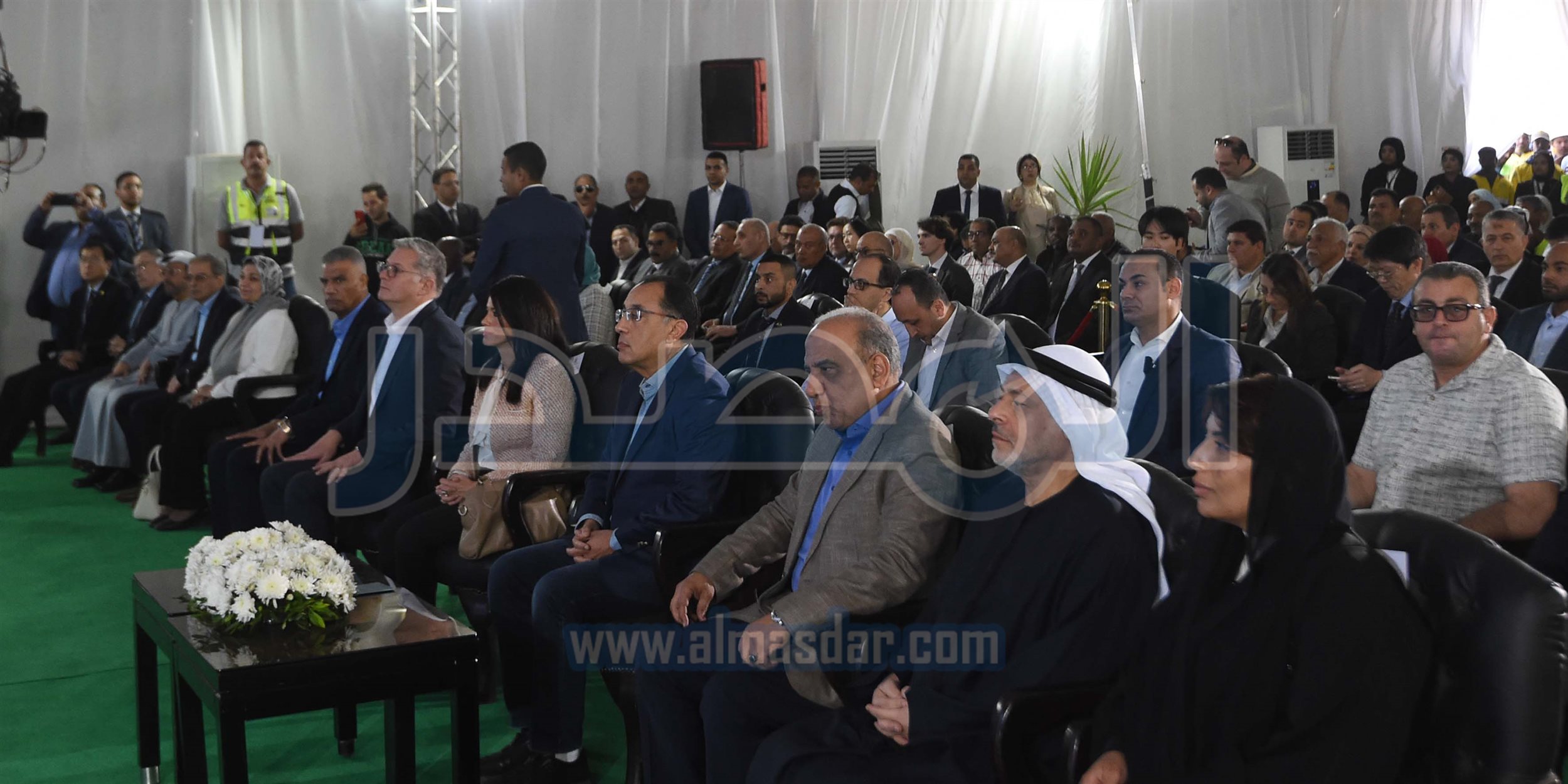 رئيس الوزراء يفتتح محطة أبيدوس 1 للطاقة الشمسية بكوم أمبو