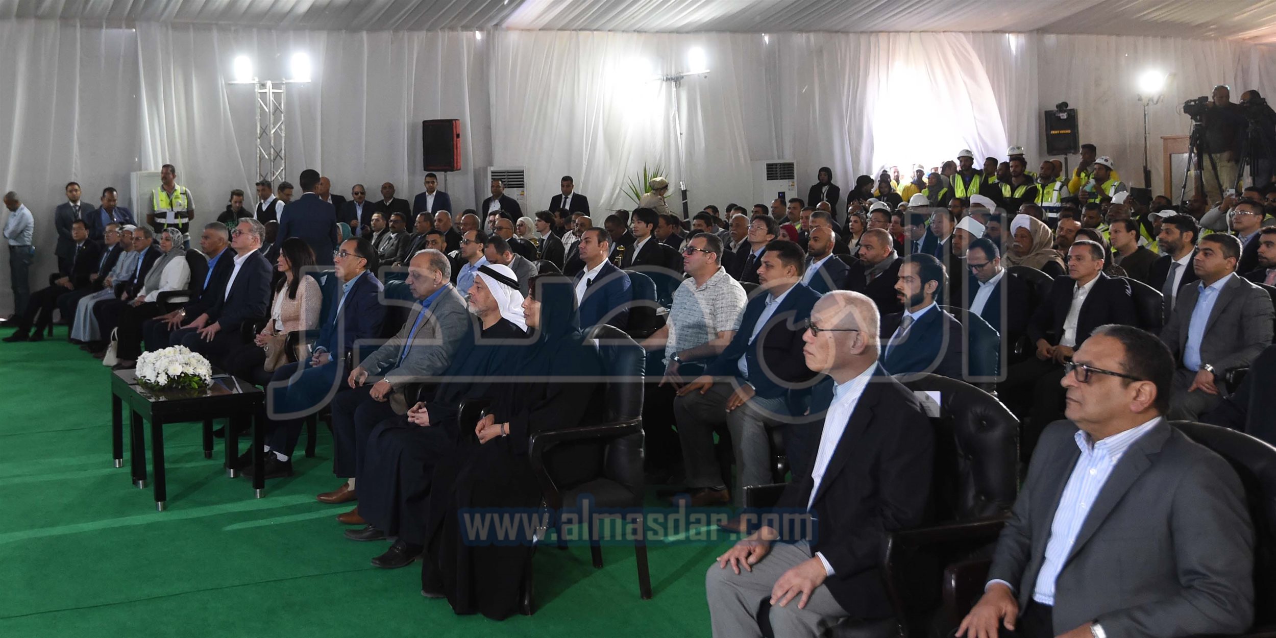 رئيس الوزراء يفتتح محطة أبيدوس 1 للطاقة الشمسية بكوم أمبو