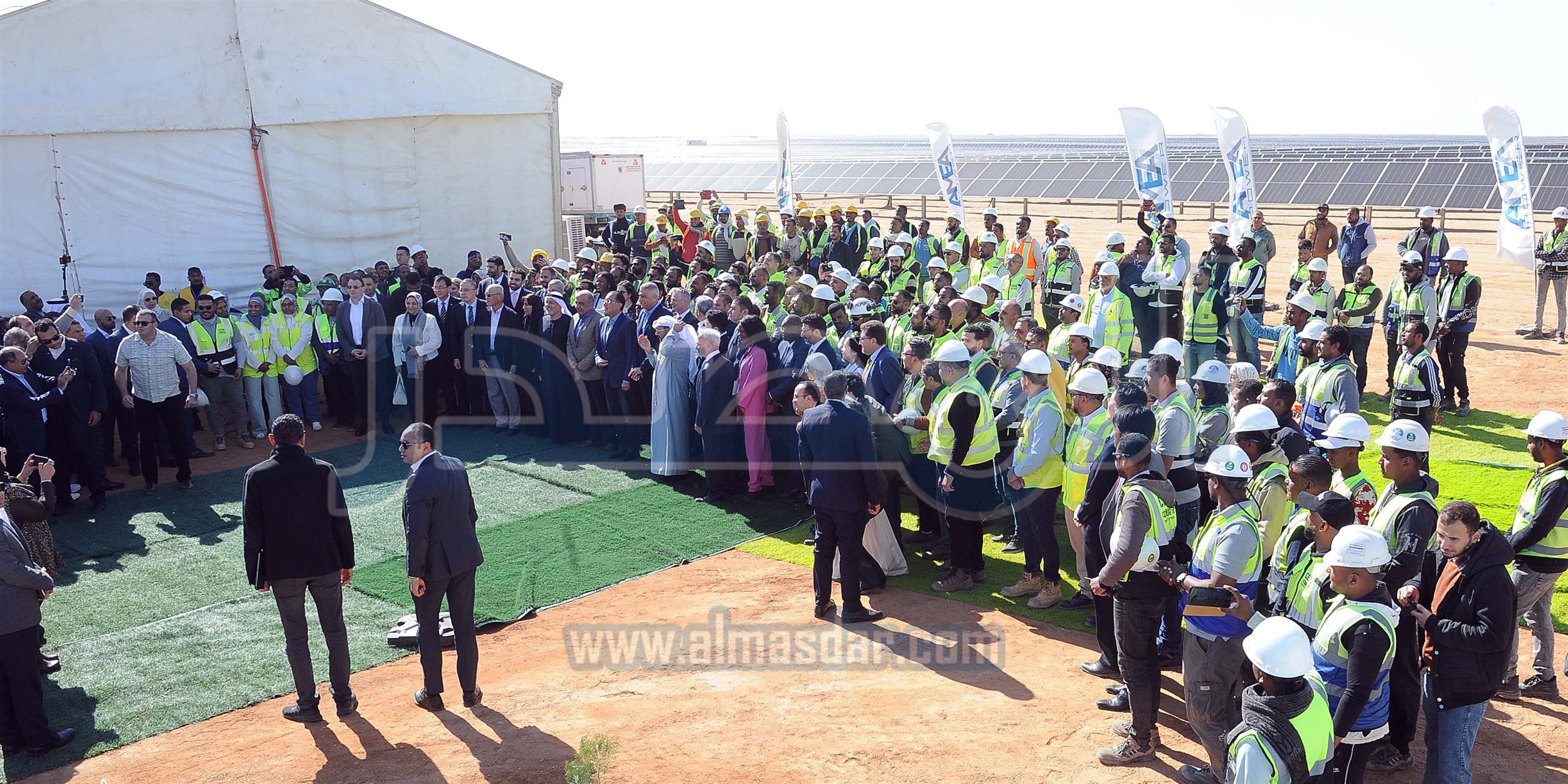 رئيس الوزراء يفتتح محطة أبيدوس 1 للطاقة الشمسية بكوم أمبو