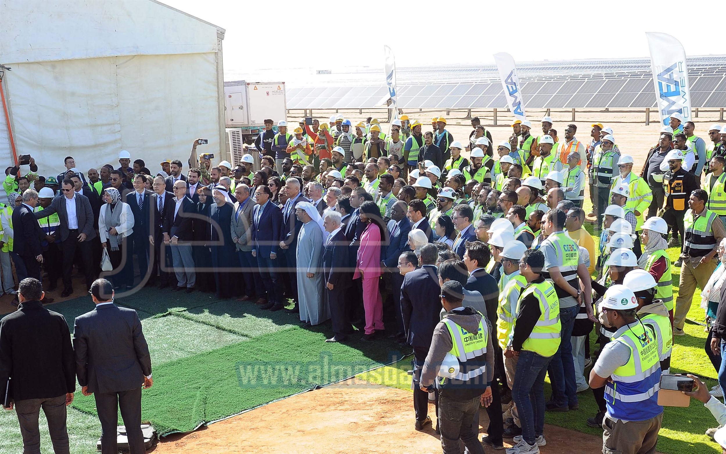 رئيس الوزراء يفتتح محطة أبيدوس 1 للطاقة الشمسية بكوم أمبو
