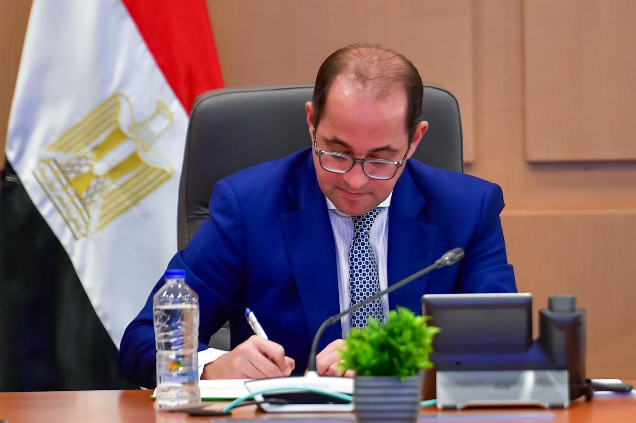 وزير المالية يلنقي الهيئة البرلمانية لحزب الشعب الجمهوري