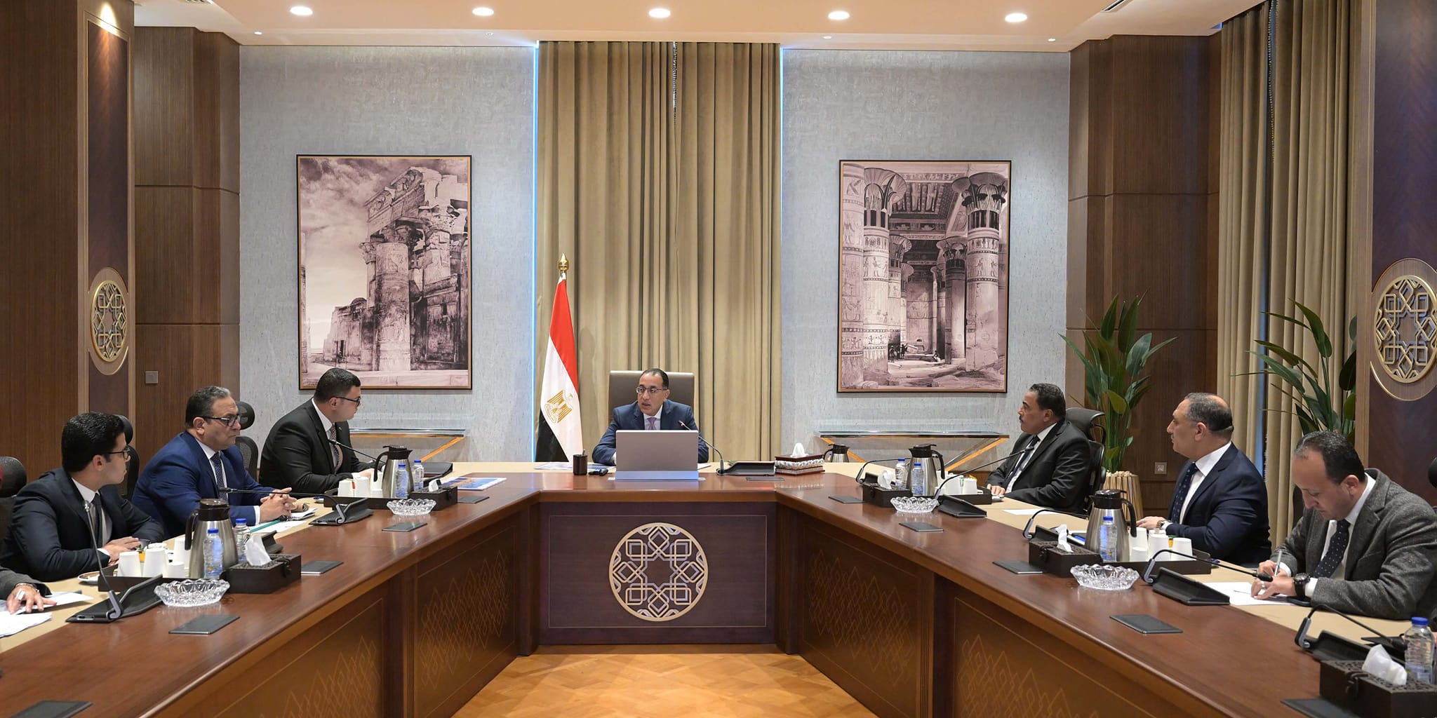 مدبولي يستعرض فرص التنمية المختلفة بالأراضي الشاطئية
