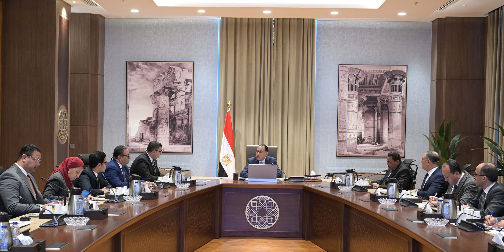 مدبولي يستعرض فرص التنمية المختلفة بالأراضي الشاطئية