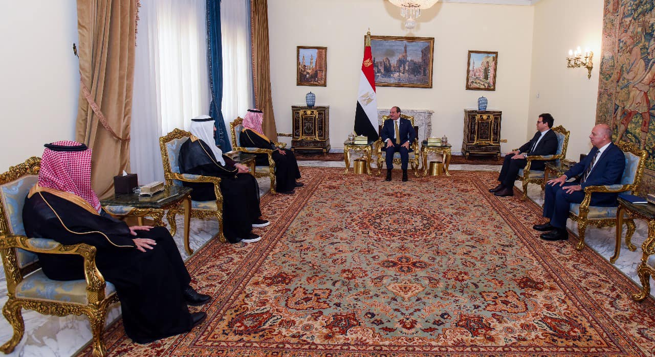 الرئيس السيسي في اجتماع مع وزير الثقافة بالمملكة العربية السعودية
