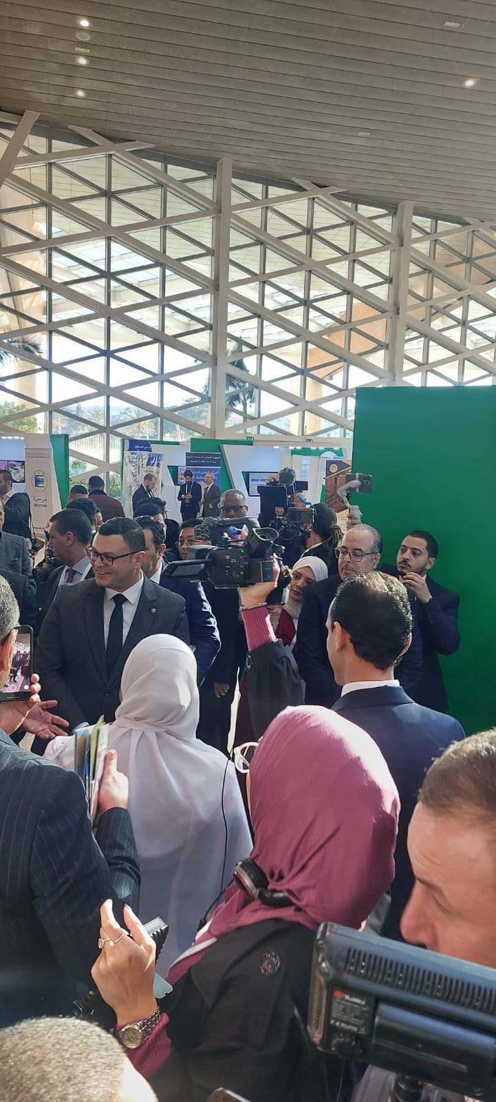 الشربيني يشارك في افتتاح مؤتمر الإسكان العربي