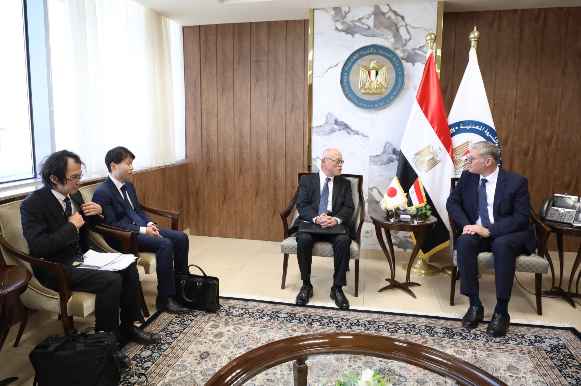 وزير البترول يستقبل السفير الياباني بالقاهرة