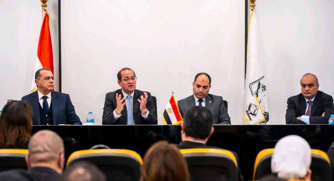 وزير المالية يلتقي مثلي تنسيقية شباب الأحزاب والسياسيين