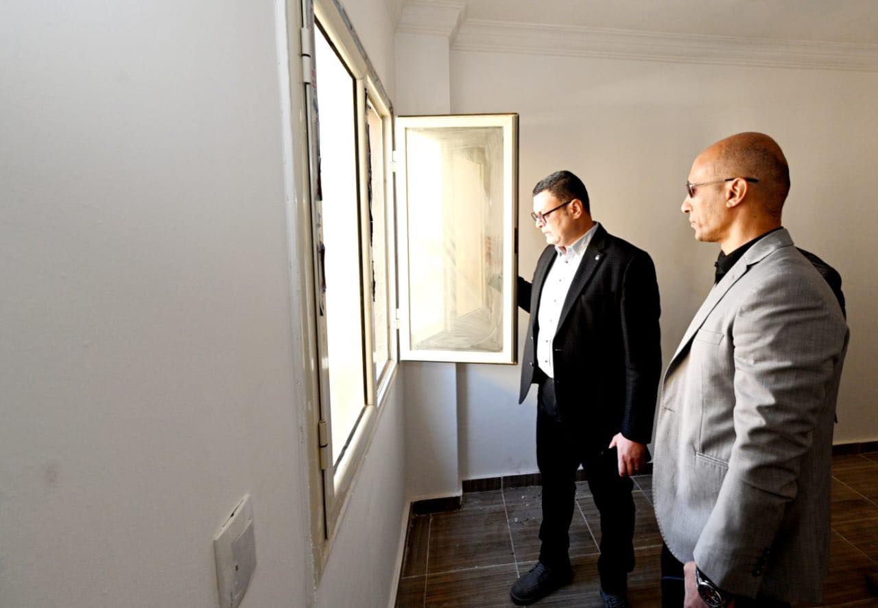 وزير الإسكان يتابع مشروعات القاهرة الجديدة