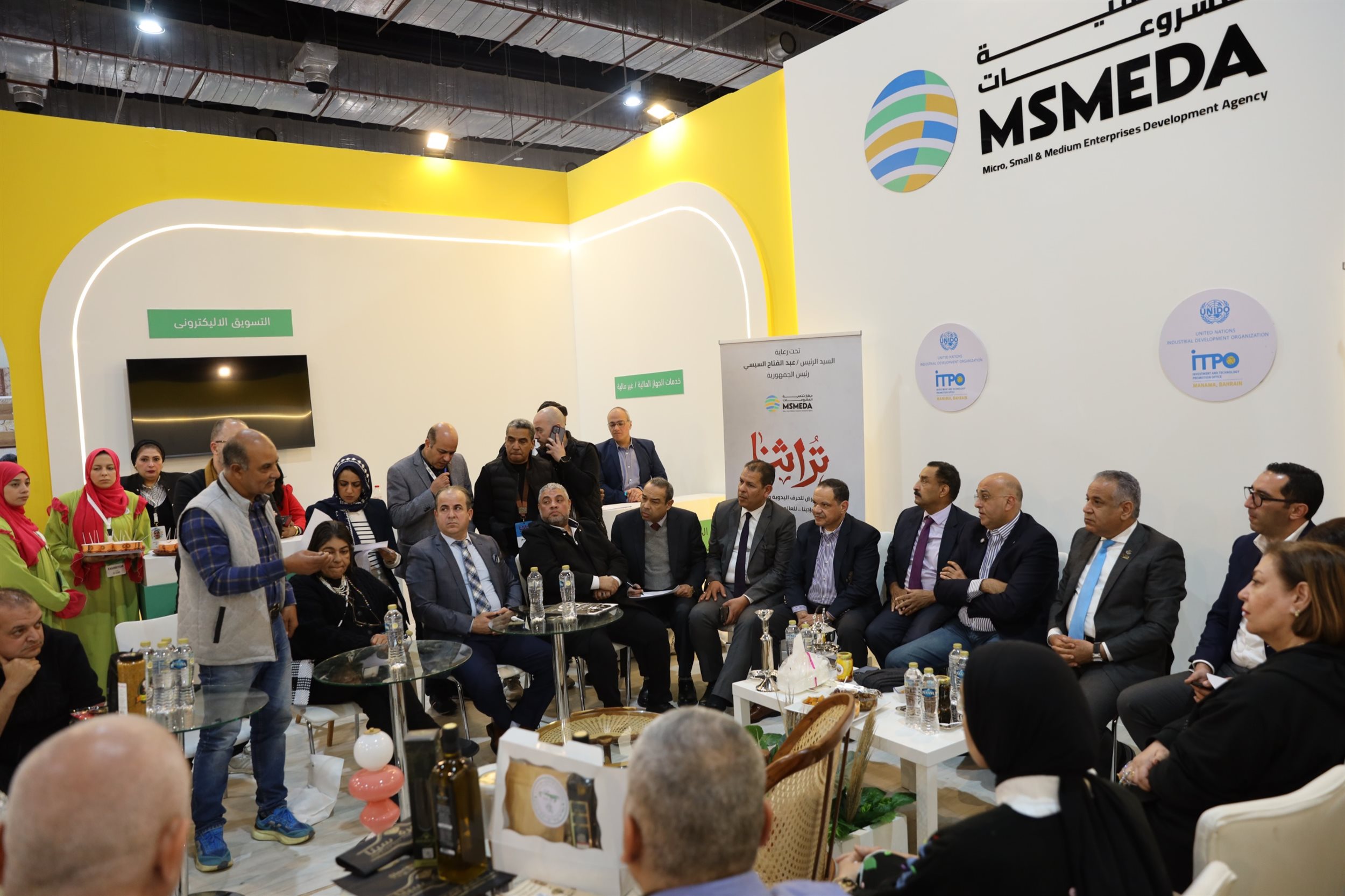 باسل رحمي وممثلو جهات دولية يجتمعون مع اصحاب المشروعات
