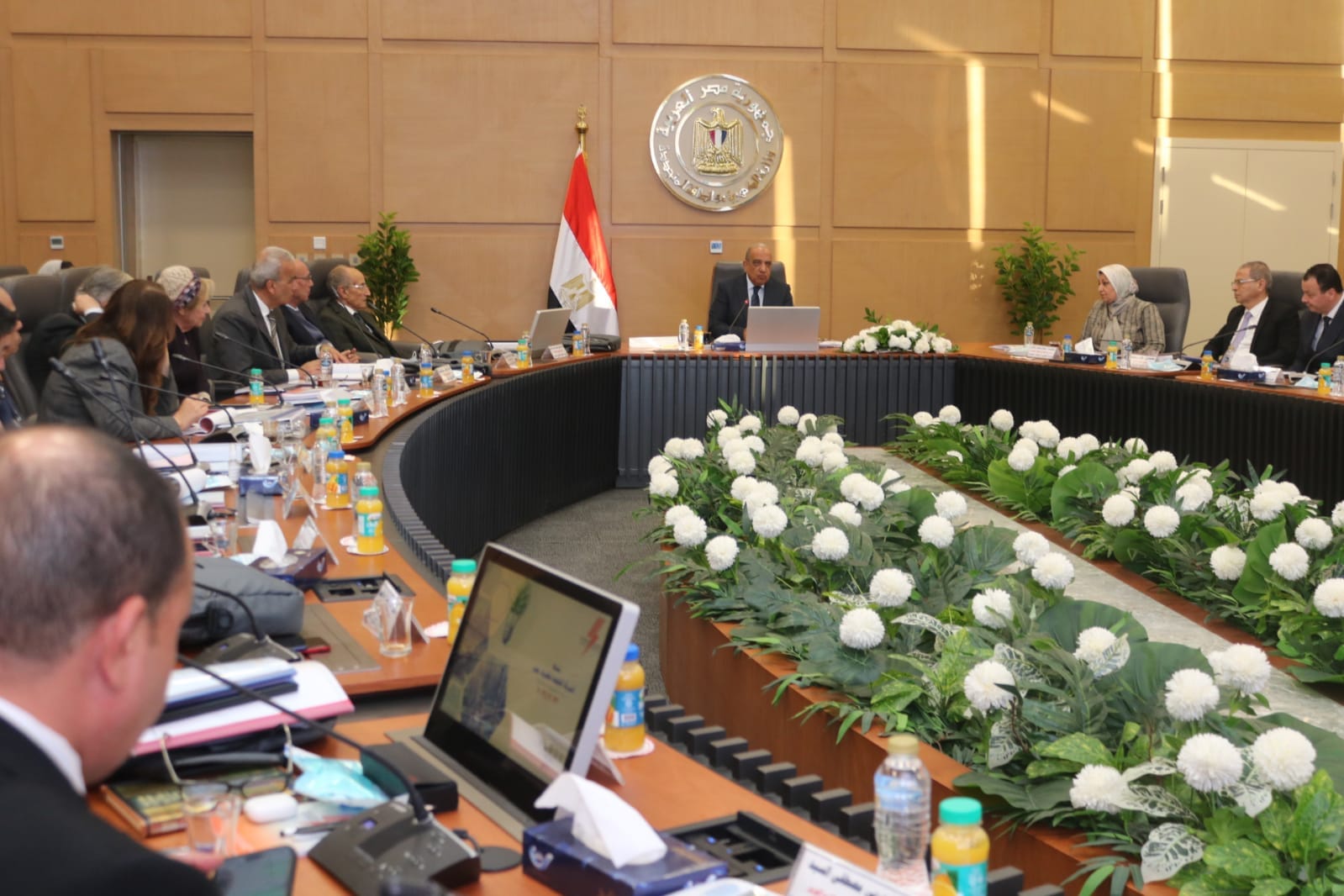 عصمت يترأس اجتماع الجمعية العامة للشركة القابضة لكهرباء مصر