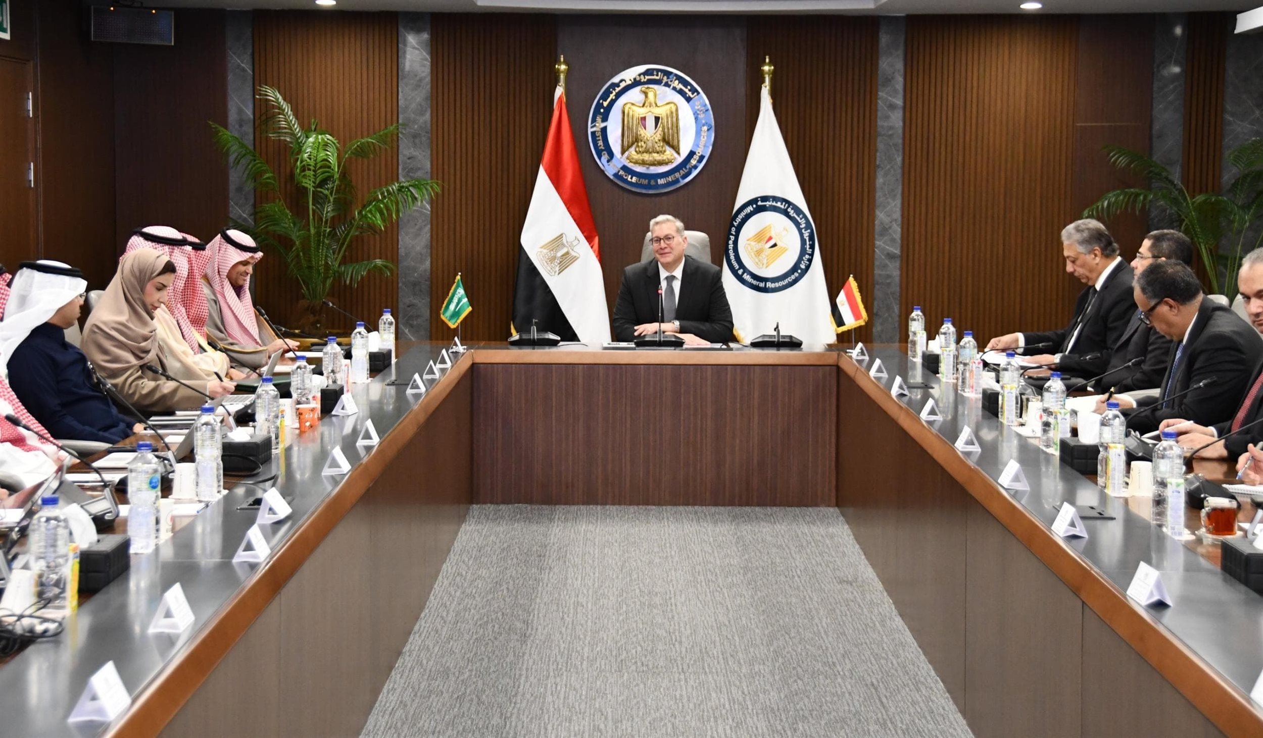 وزير البترول يلتقي مع وفد من وزارة الطاقة بالمملكة العربية السعودية