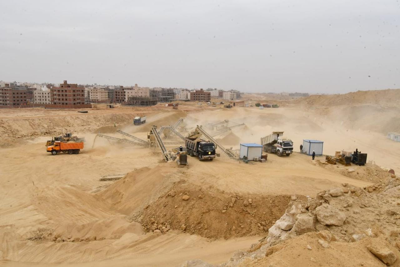 وزيرا الإسكان والبيئة يتفقدان موقع مشروع تدوير مخلفات البناء