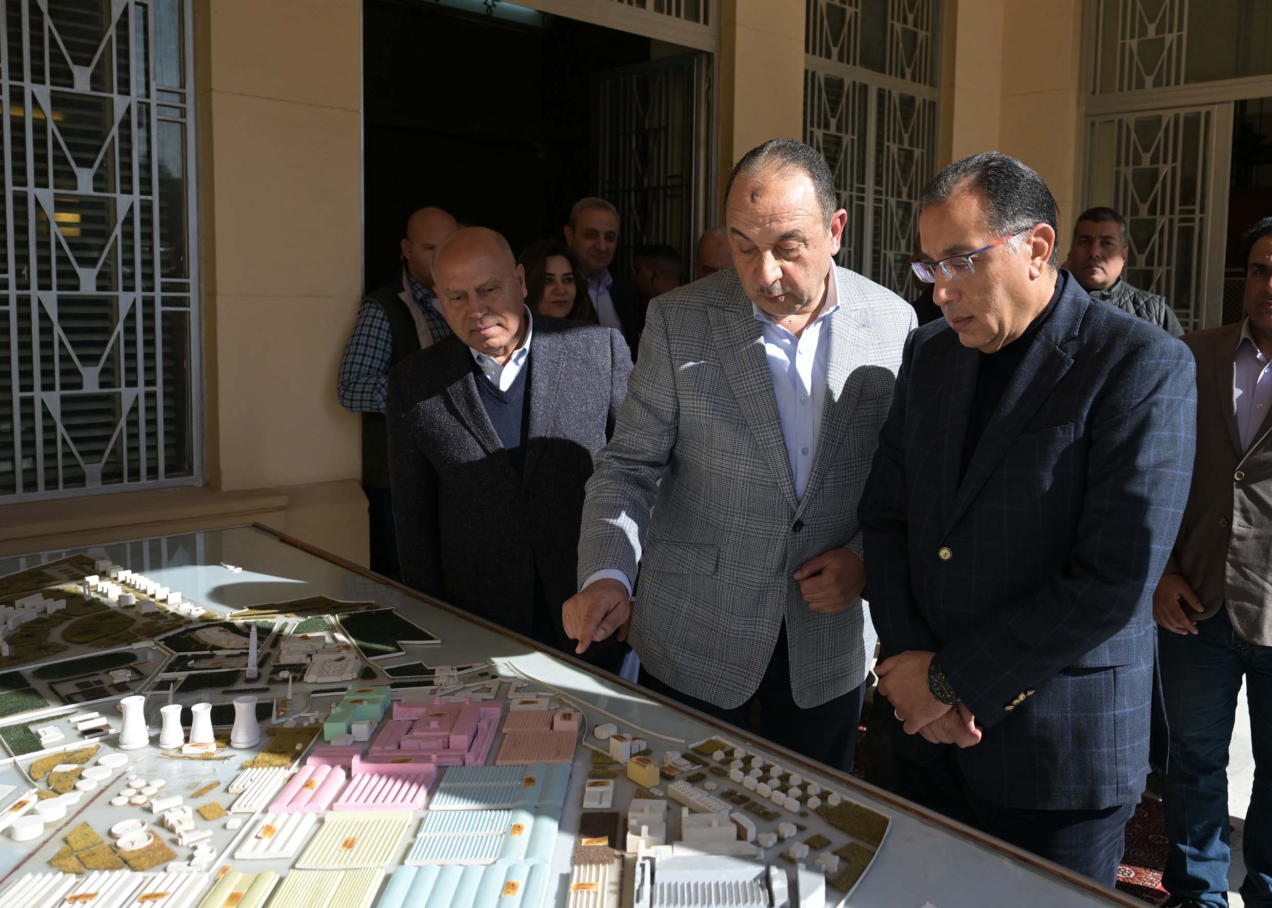 رئيس الوزراء يتفقد منطقة المصانع الجديدة بغزل المحلة