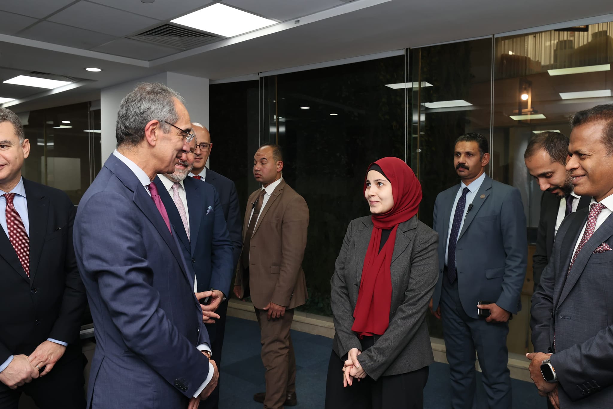 وزير الاتصالات يفتتح مركز تميز شركة كومفولت