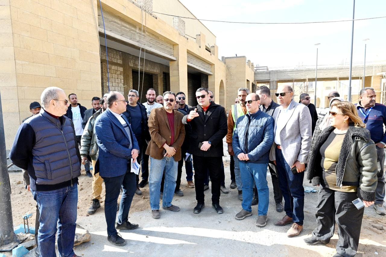 وزير الإسكان يتفقد مشروع حديقة تلال الفسطاط