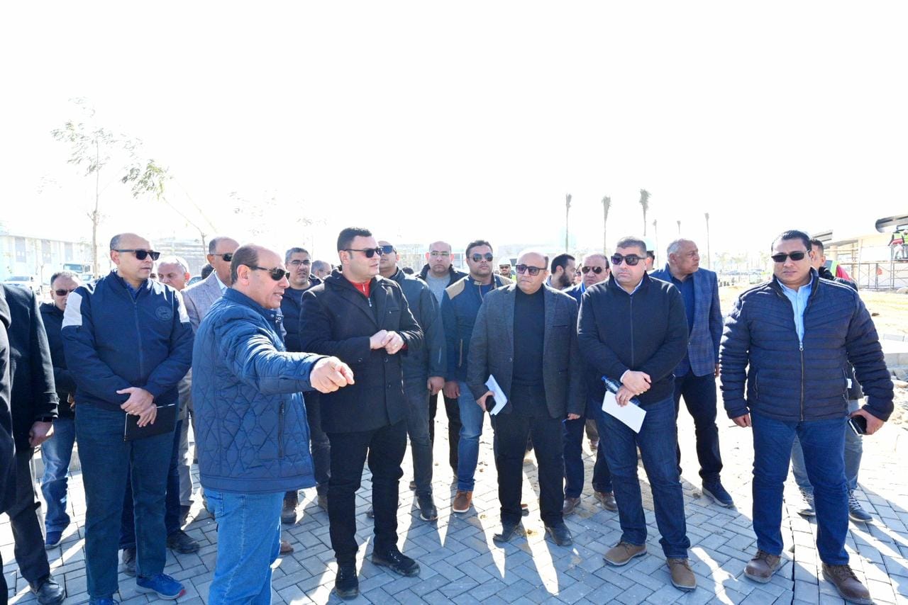 وزير الإسكان يتفقد مشروع حديقة تلال الفسطاط