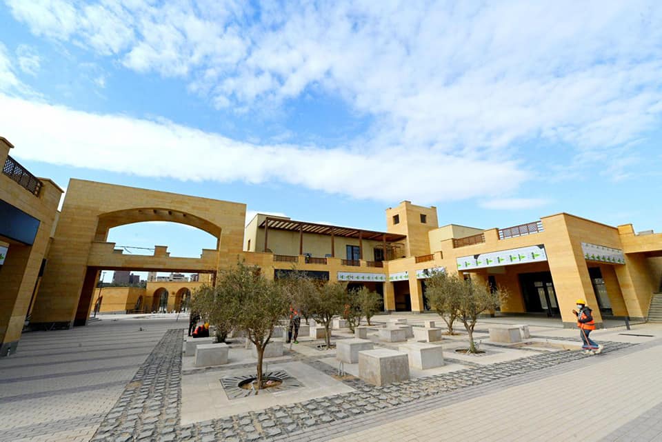 وزير الإسكان يتفقد مشروع حديقة تلال الفسطاط