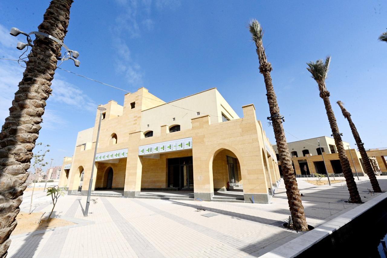 وزير الإسكان يتفقد مشروع حديقة تلال الفسطاط