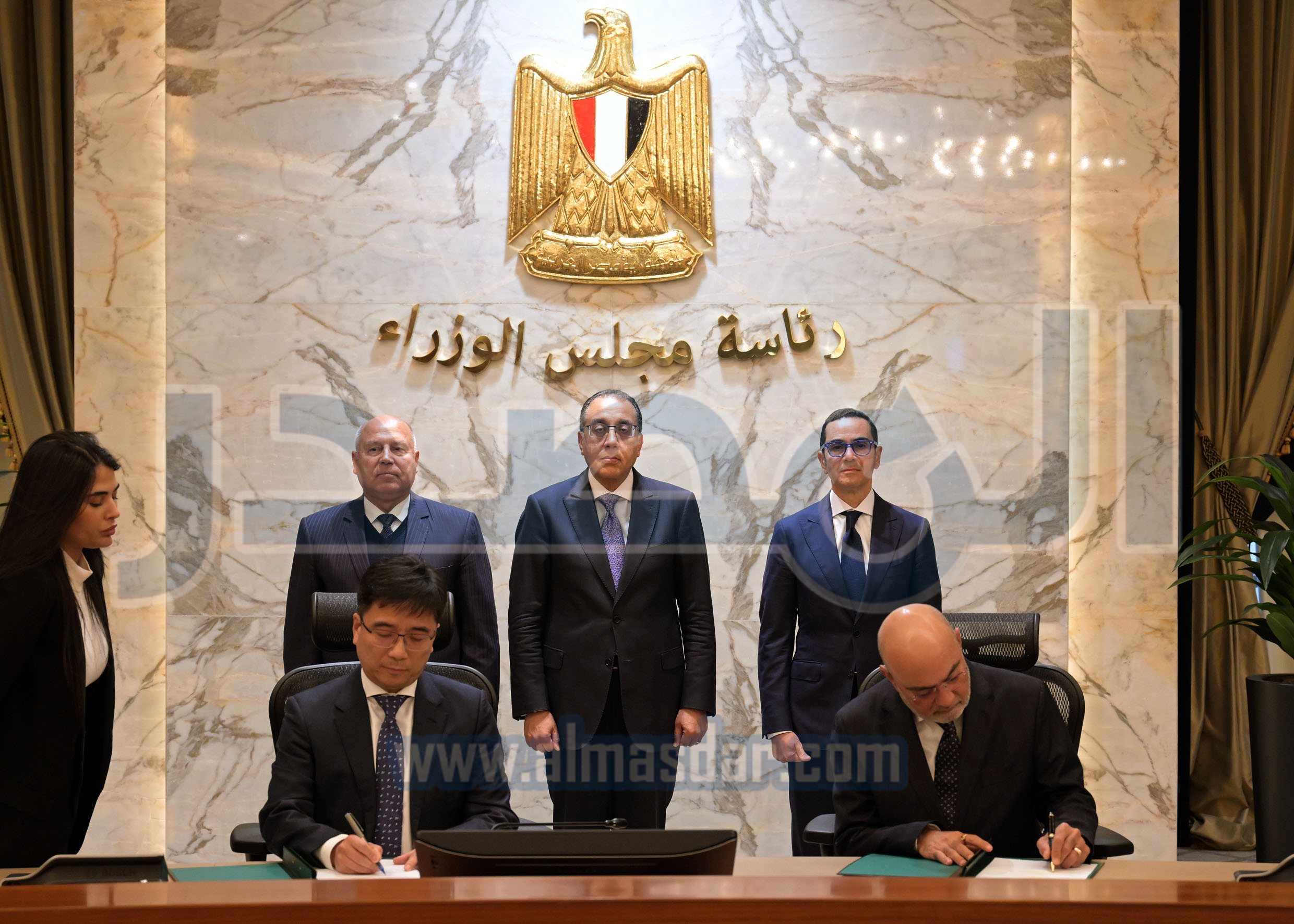 مدبولي يشهد توقيع اتفاقية عقد أرض مصنع جديد لسيارات إم جى