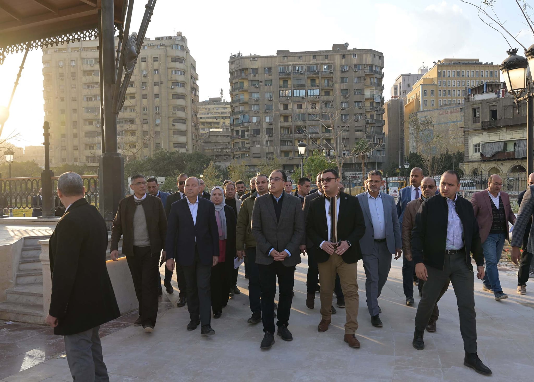 رئيس الوزراء يتفقد مشروع إعادة إحياء حديقة الأزبكية التراثية
