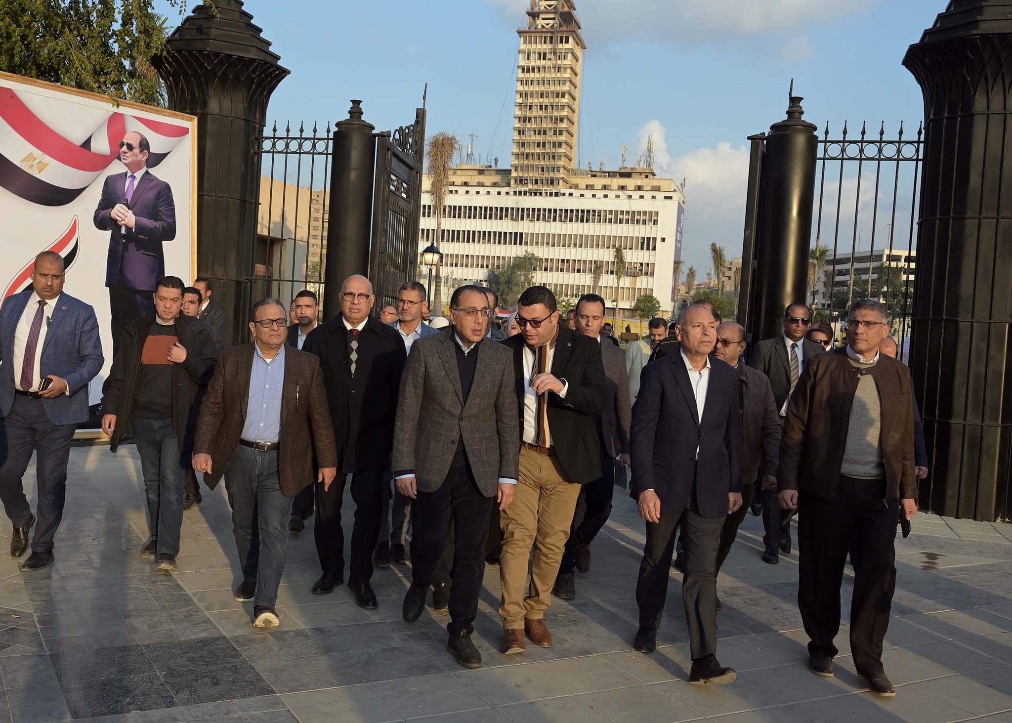 رئيس الوزراء يتفقد مشروع إعادة إحياء حديقة الأزبكية التراثية