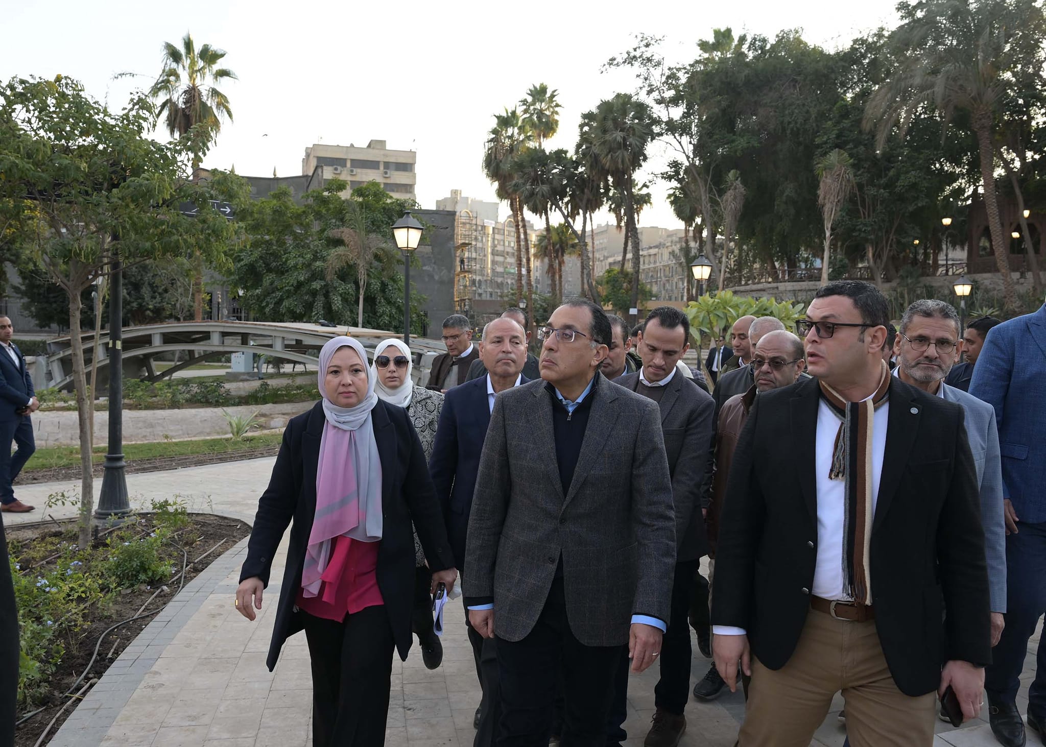 رئيس الوزراء يتفقد مشروع إعادة إحياء حديقة الأزبكية التراثية