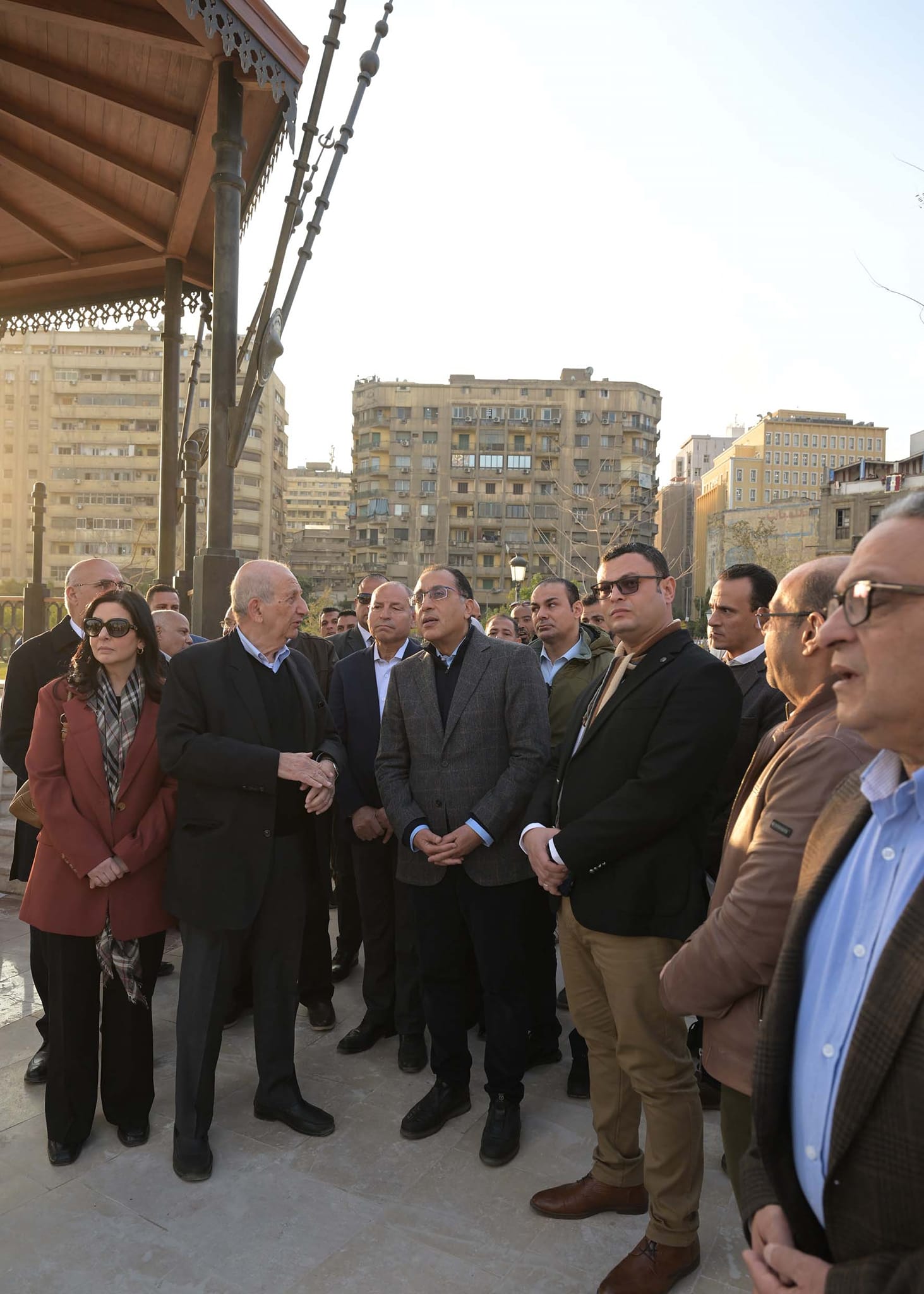 رئيس الوزراء يتفقد مشروع إعادة إحياء حديقة الأزبكية التراثية