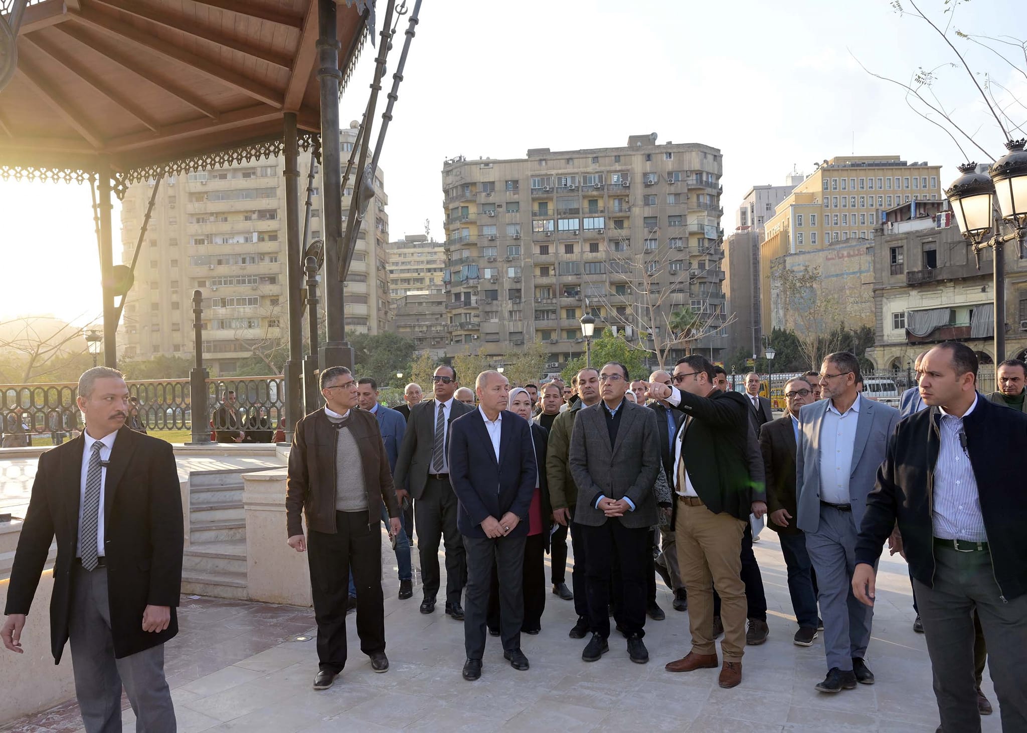 رئيس الوزراء يتفقد مشروع إعادة إحياء حديقة الأزبكية التراثية