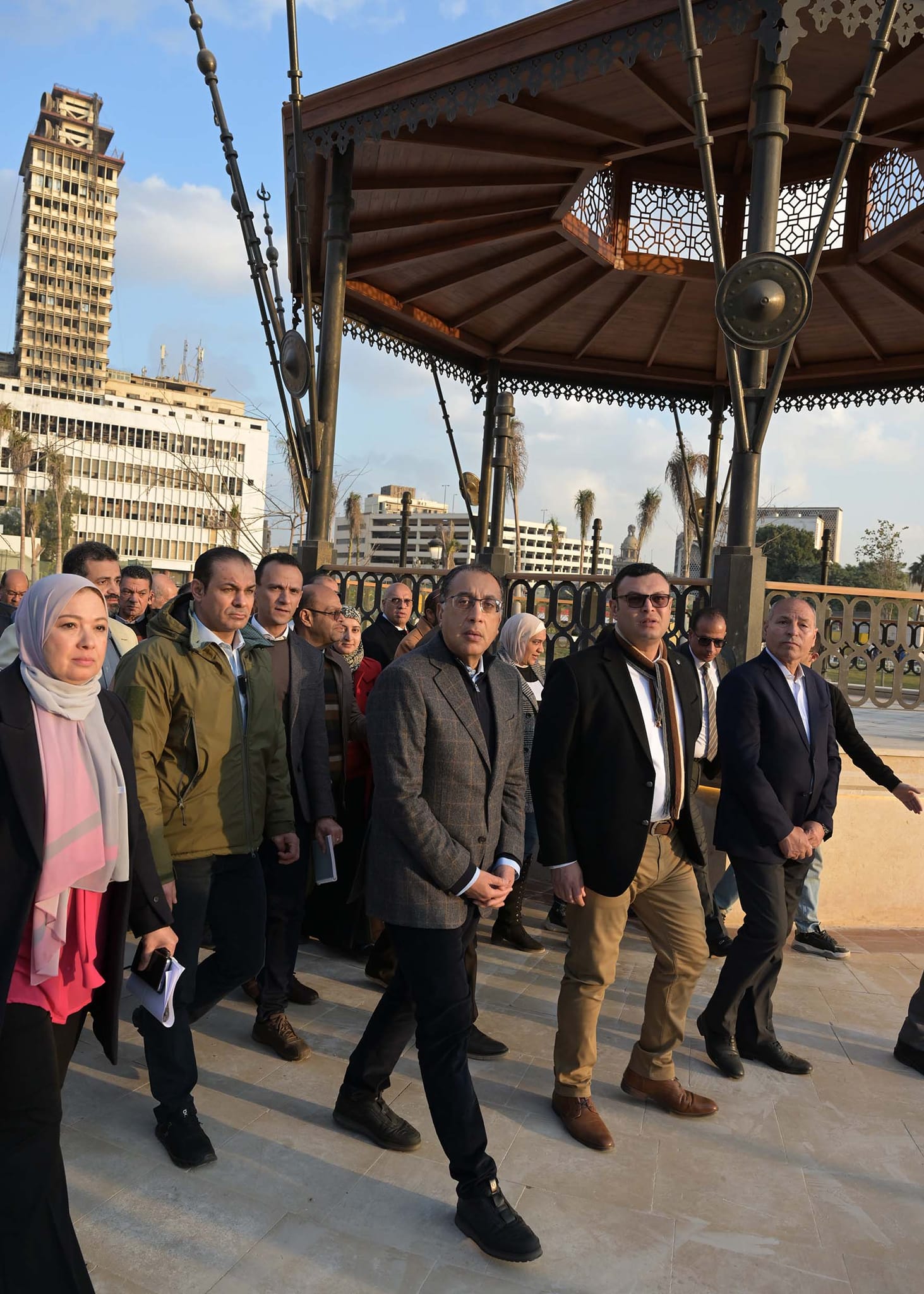 رئيس الوزراء يتفقد مشروع إعادة إحياء حديقة الأزبكية التراثية