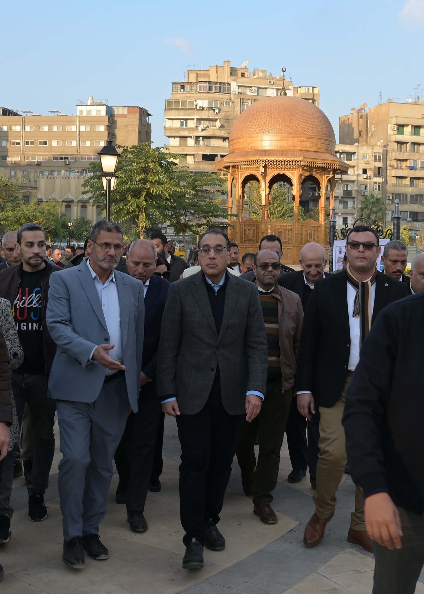 رئيس الوزراء يتفقد مشروع إعادة إحياء حديقة الأزبكية التراثية