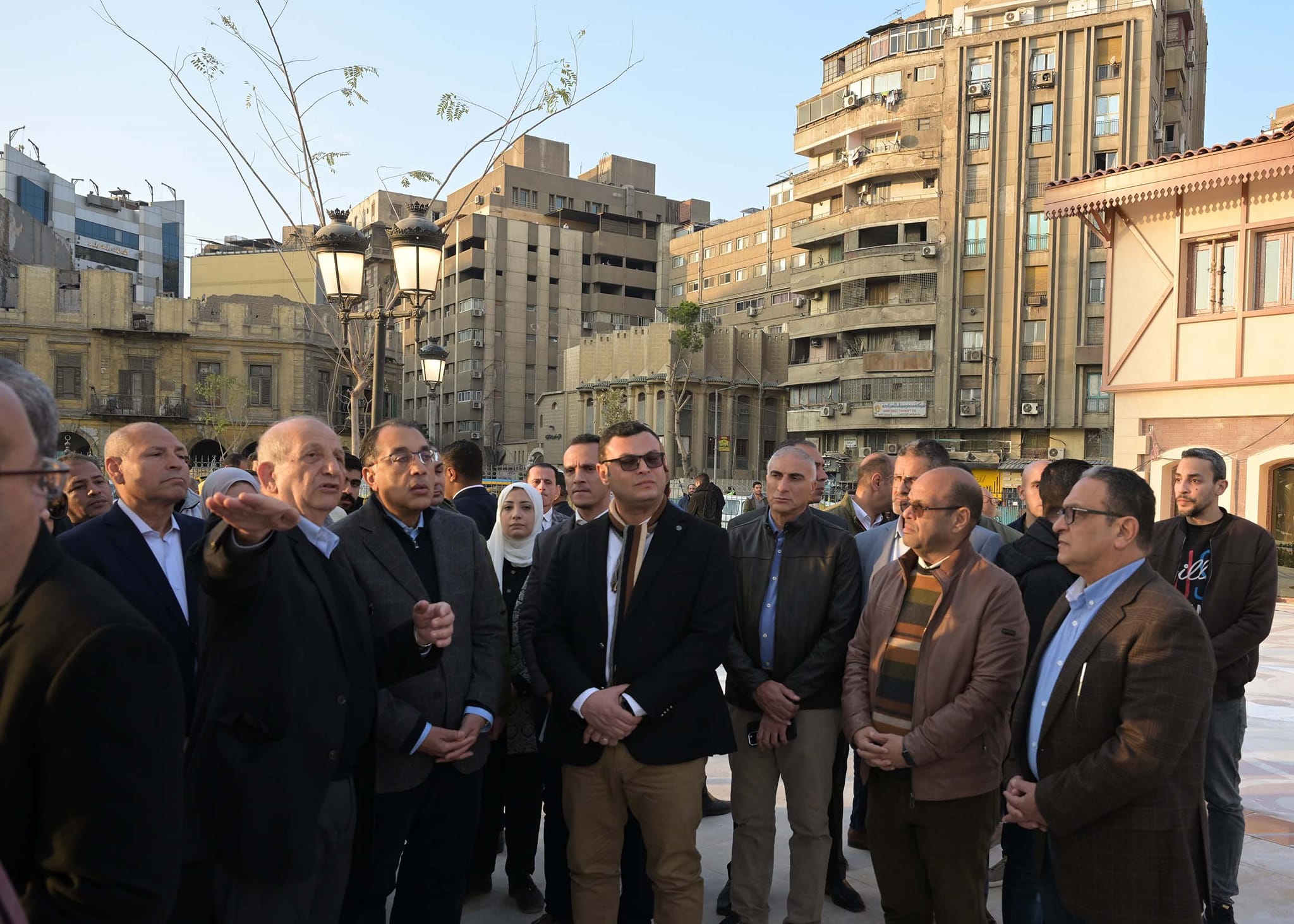 رئيس الوزراء يتفقد مشروع إعادة إحياء حديقة الأزبكية التراثية