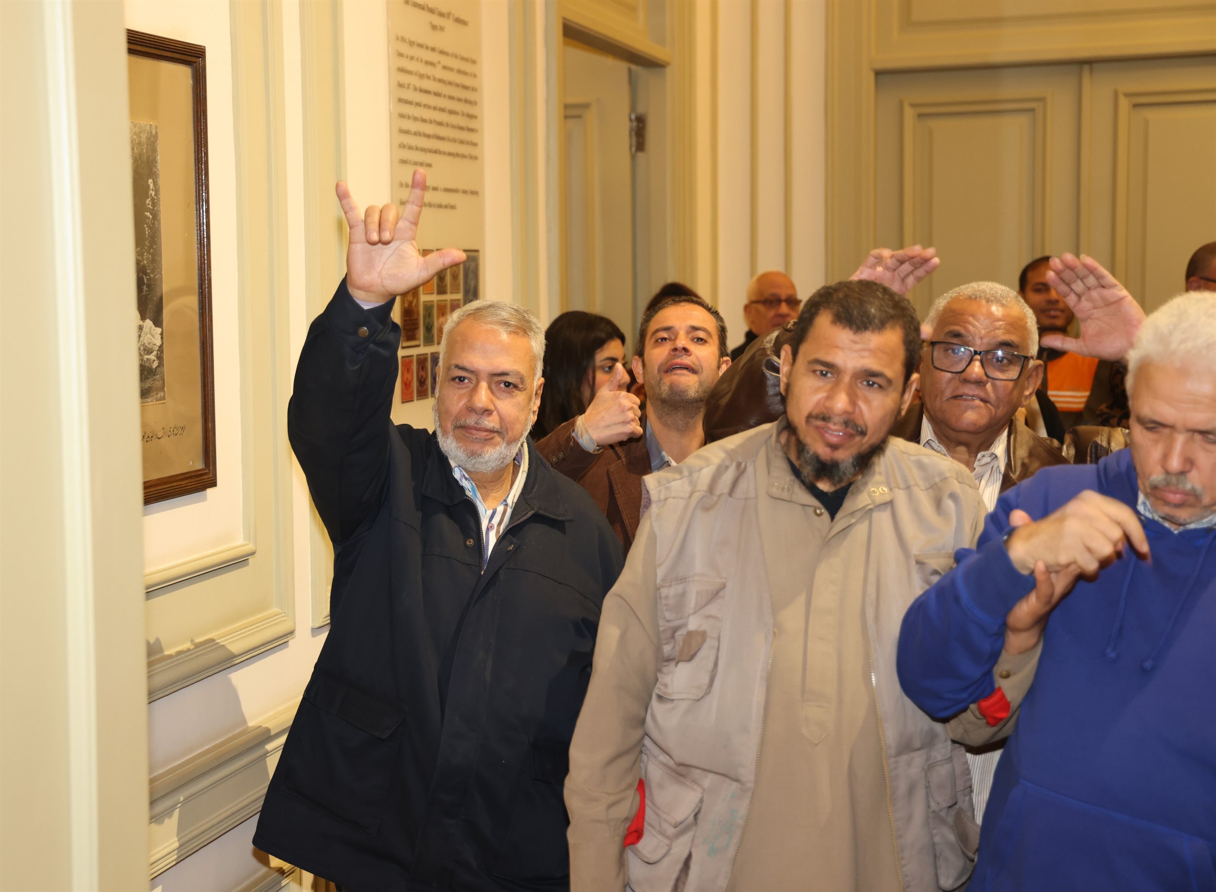 متحف البريد يشهد إقبالاً كبيرًا من الزائرين في عيد البريد