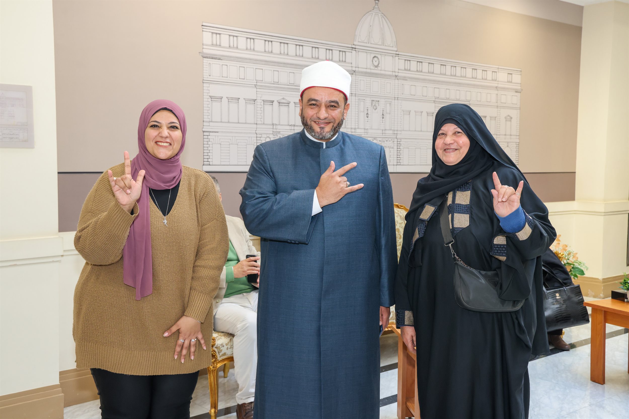 متحف البريد يشهد إقبالاً كبيرًا من الزائرين في عيد البريد