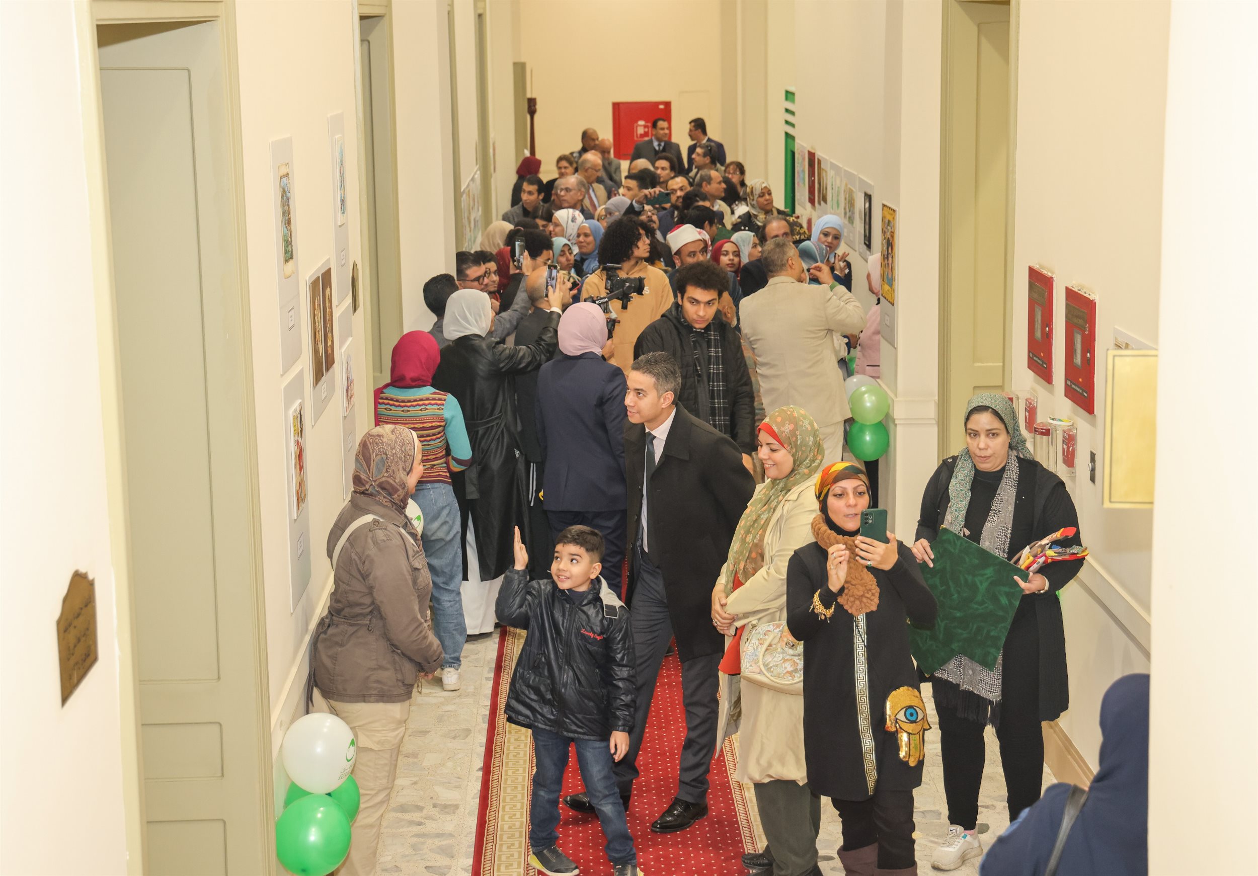 متحف البريد يشهد إقبالاً كبيرًا من الزائرين في عيد البريد