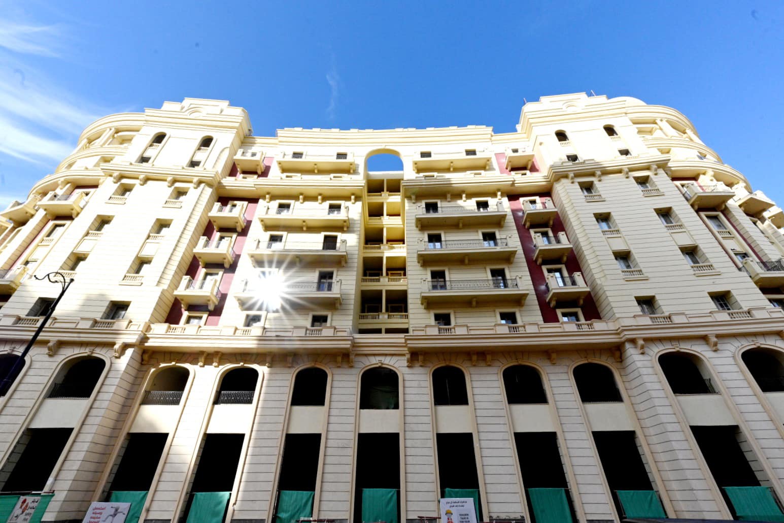وزير الإسكان يتفقد سير العمل بالحى السكنى الخامس R5