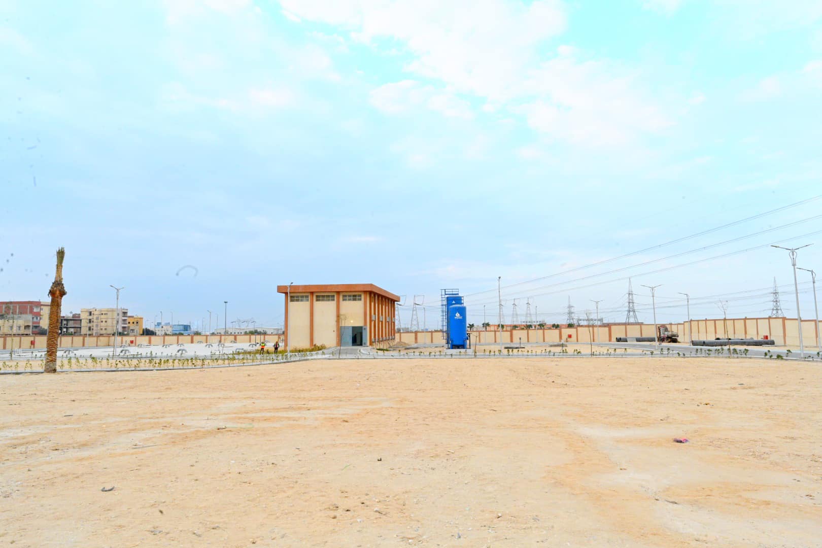 وزير الإسكان يتابع موقف مشروعات الإسكان بمدينة العبور الجديدة
