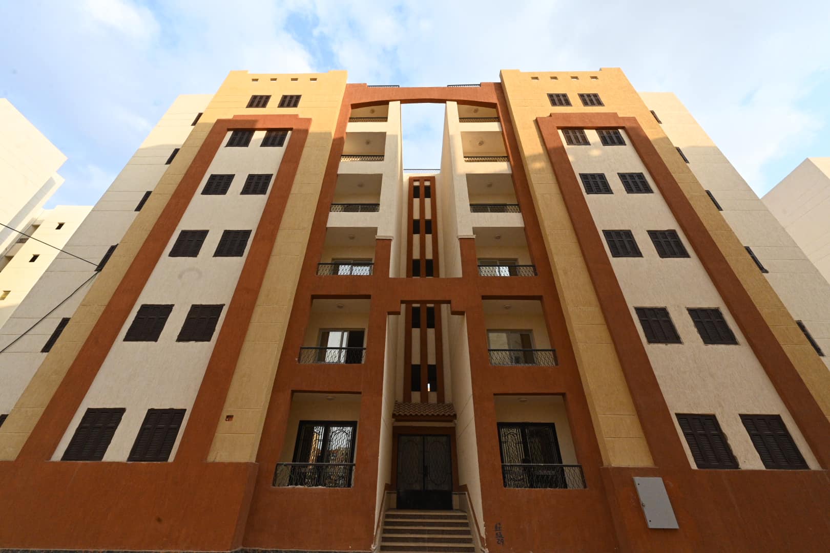 وزير الإسكان يتابع موقف مشروعات الإسكان بمدينة العبور الجديدة