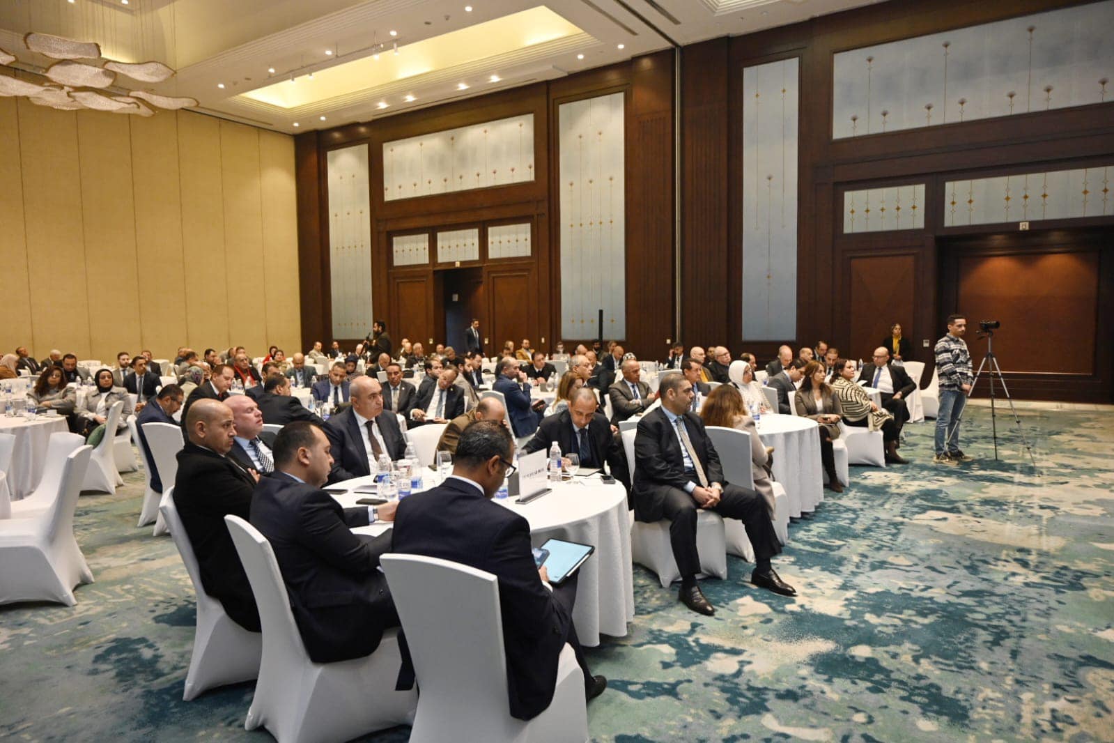 وزير الاستثمار يشارك بفعاليات مؤتمر مستقبل صادرات مصر
