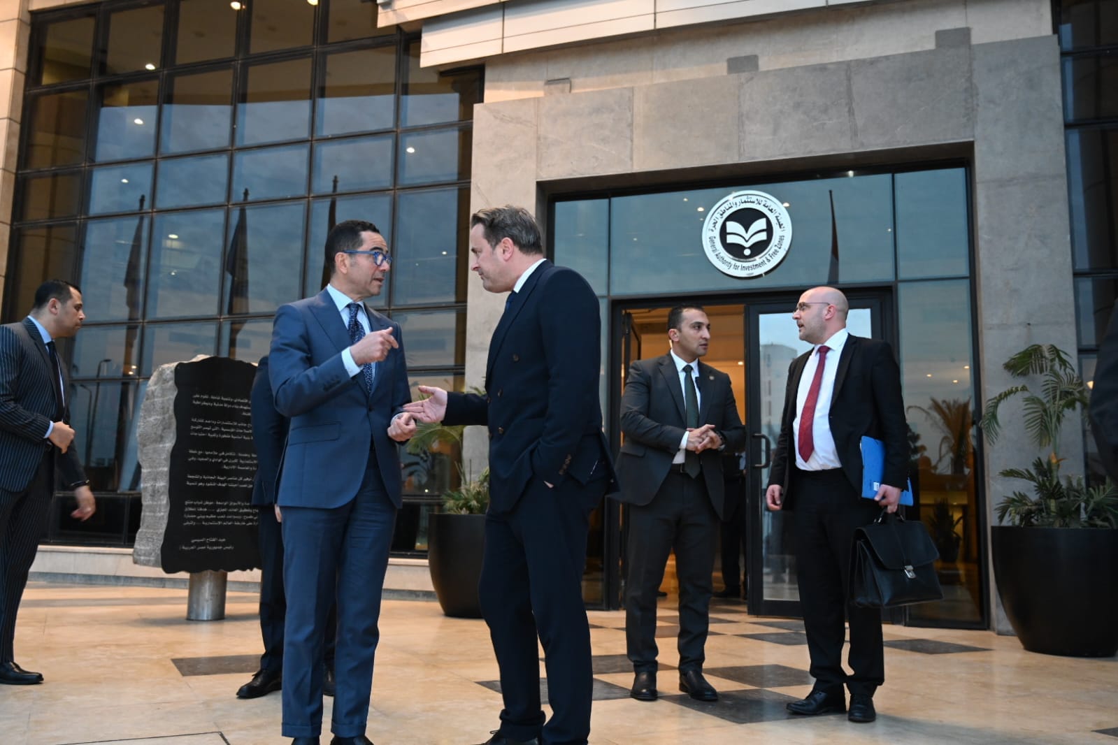 وزير الاستثمار يستقبل نائب رئيس وزراء لوكسمبورج