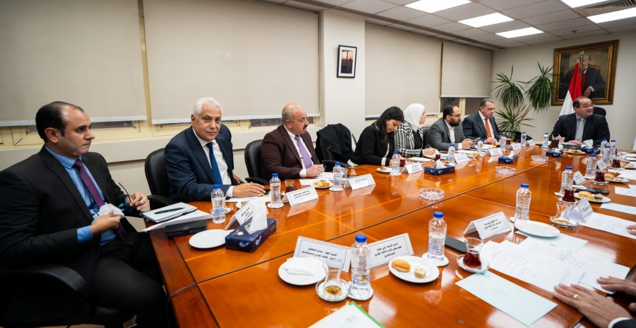 وزير المالية في حوار مفتوح مع رئيس وأعضاء الاتحاد المصري