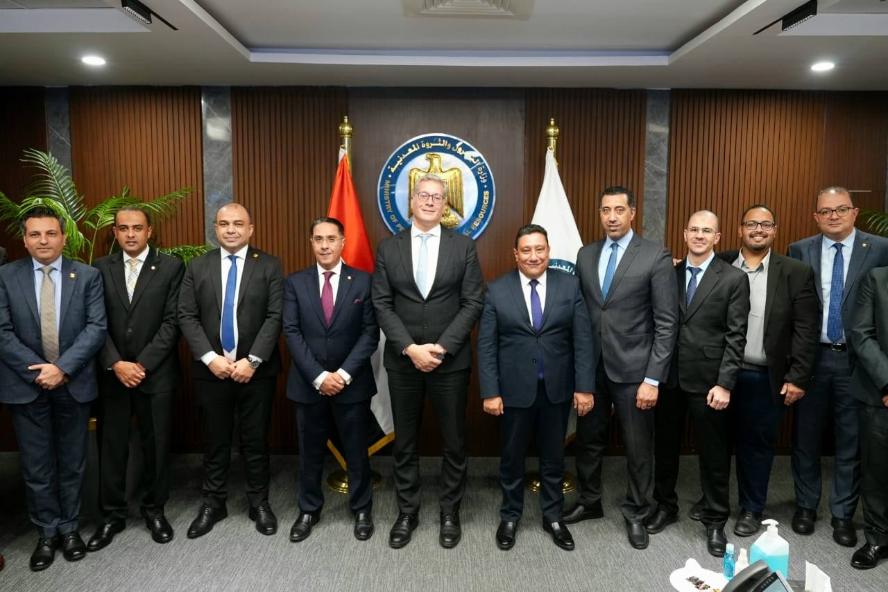 وزير البترول يناقش اعتماد الموازنة لأعمال شركة بدر للبترول