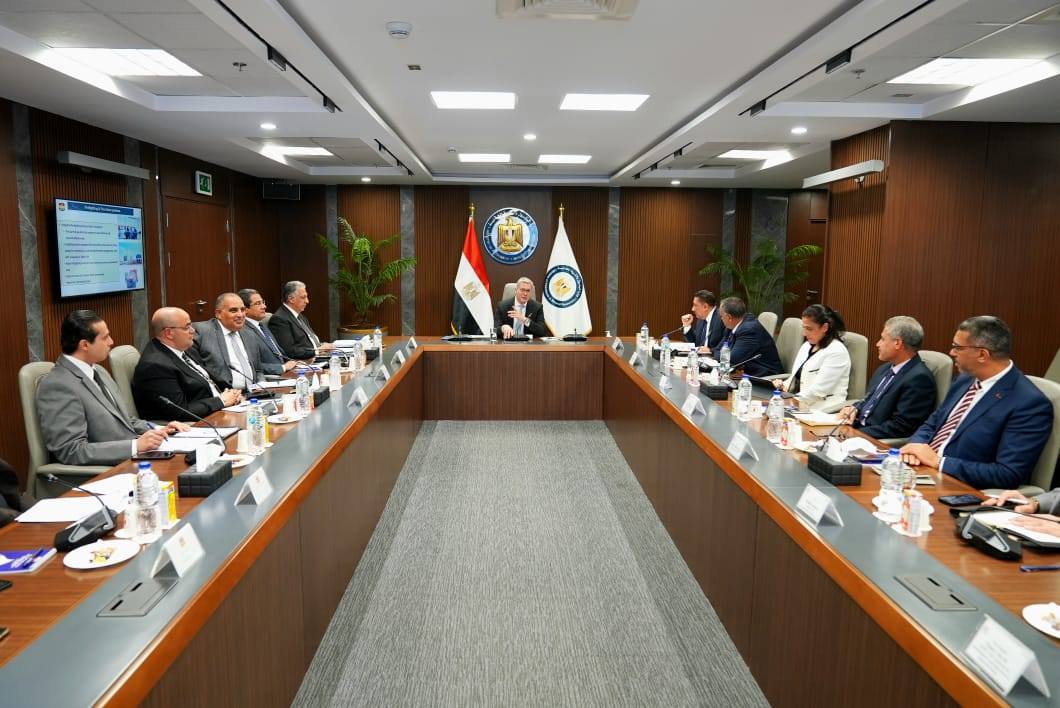 وزير البترول يناقش اعتماد الموازنة لأعمال شركة بدر للبترول