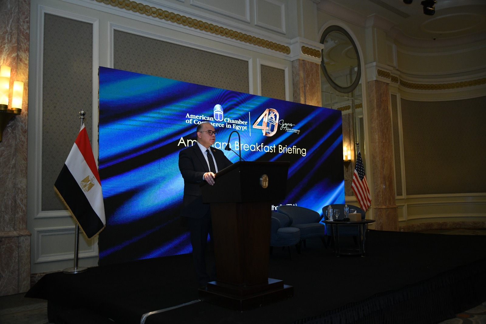 رئيس الرقابة المالية يجرى حوار موسع مع لجنة التأمين بغرفة التجارة الأمريكية