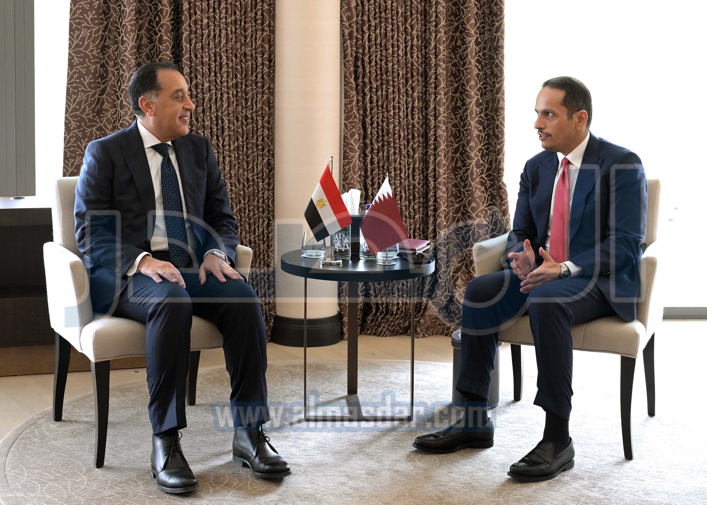 رئيس مجلس الوزراء يستقبل وزير خارجية دولة قطر
