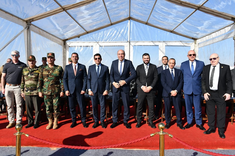 وزيرا الرياضة والطيران يشهدان التدريب الدولي بالمظلات
