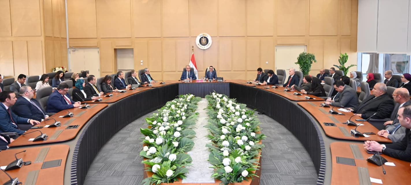 وزير الاستثمار يلتقي عدد من أعضاء جهاز التمثيل التجاري